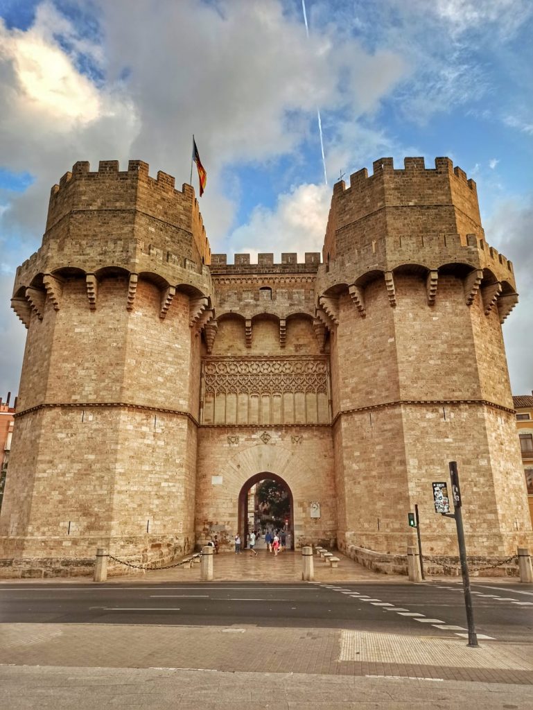 Torre de Serranos